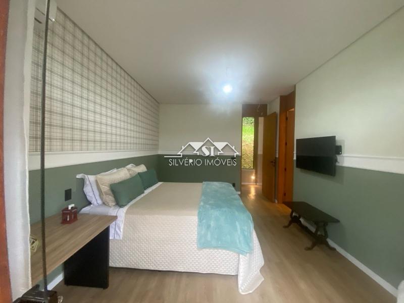 Casa à venda com 6 quartos, 400m² - Foto 16