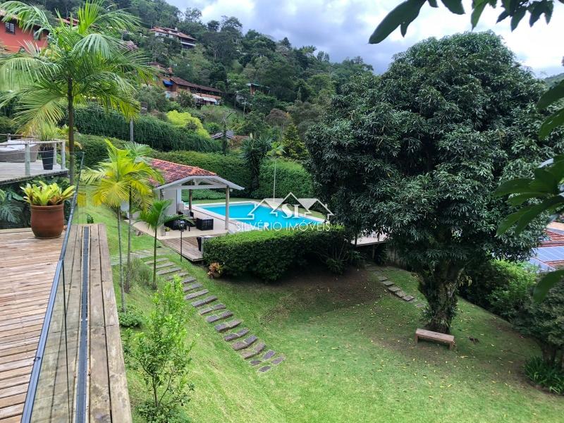 Casa à venda com 6 quartos, 400m² - Foto 12