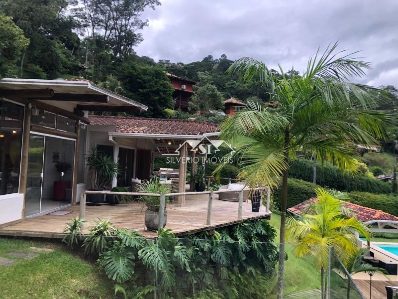 Casa à venda com 6 quartos, 400m² - Foto 2