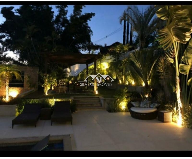 Casa à venda com 5 quartos, 600m² - Foto 3