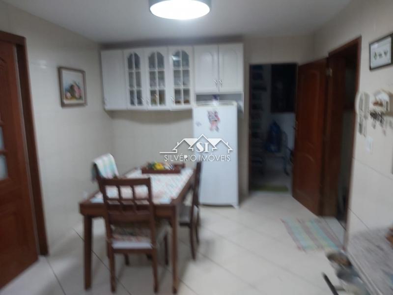 Casa à venda com 3 quartos, 200m² - Foto 5