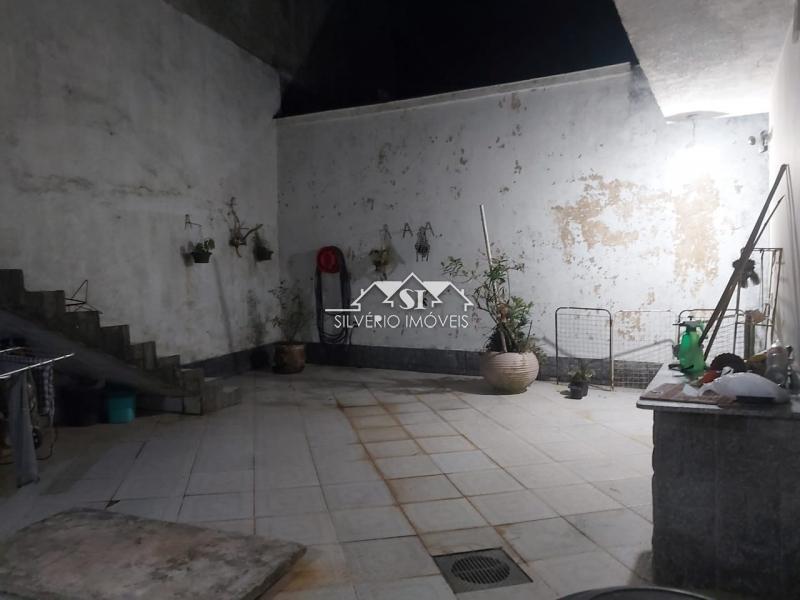 Casa à venda com 3 quartos, 200m² - Foto 13