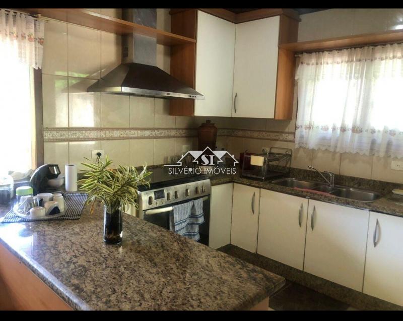 Casa à venda com 5 quartos, 380m² - Foto 6