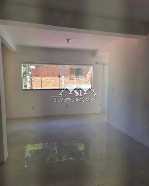 Casa à venda com 2 quartos, 175m² - Foto 4