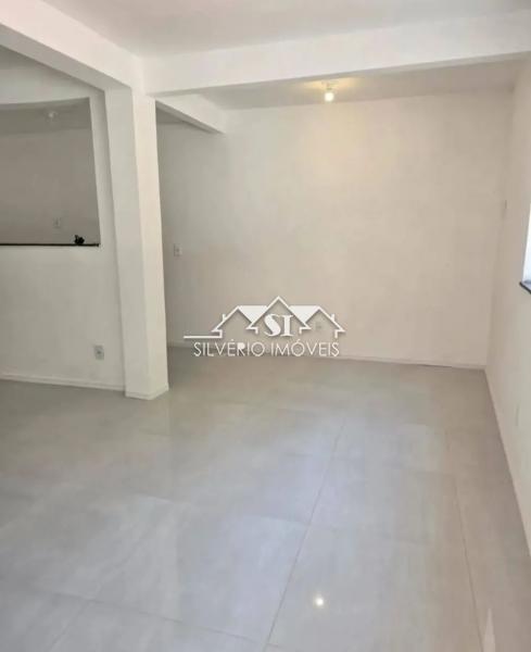 Casa à venda com 2 quartos, 175m² - Foto 5