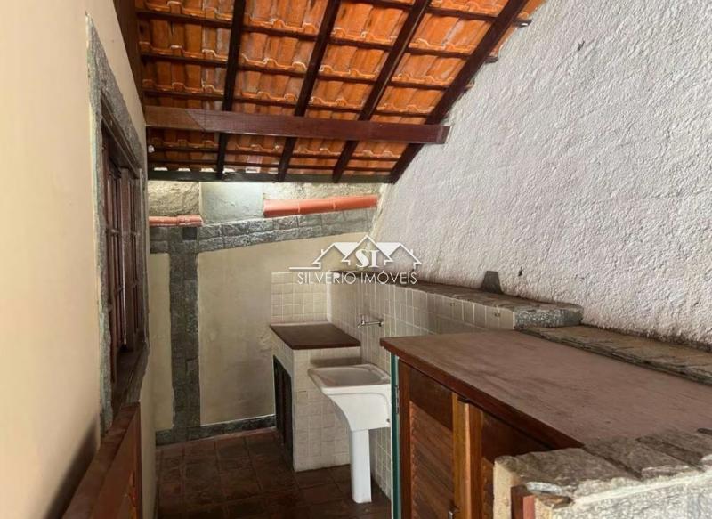 Casa à venda com 3 quartos, 340m² - Foto 9