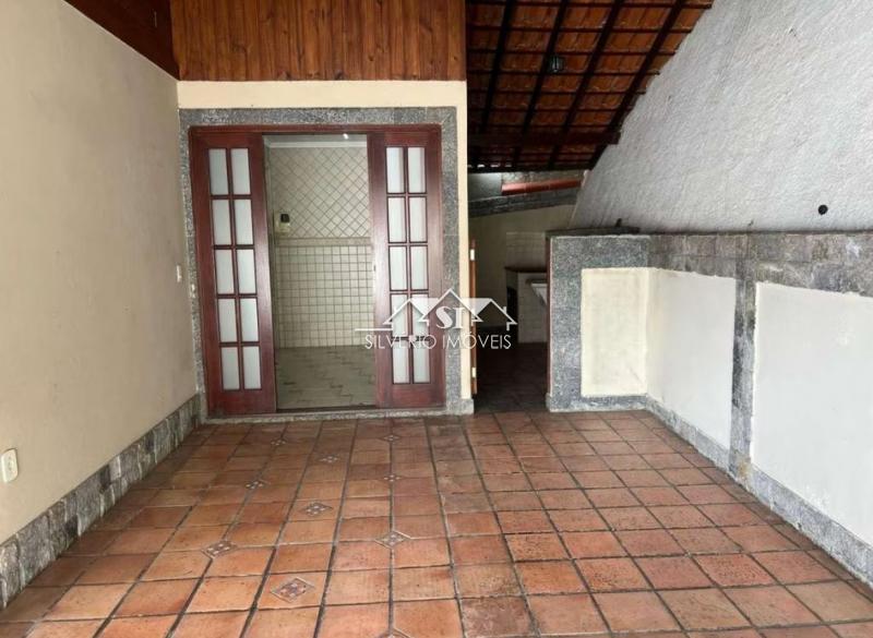 Casa à venda com 3 quartos, 340m² - Foto 10