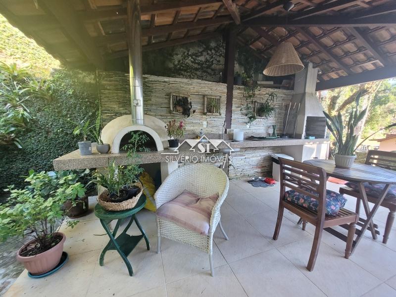 Casa à venda com 2 quartos, 140m² - Foto 11