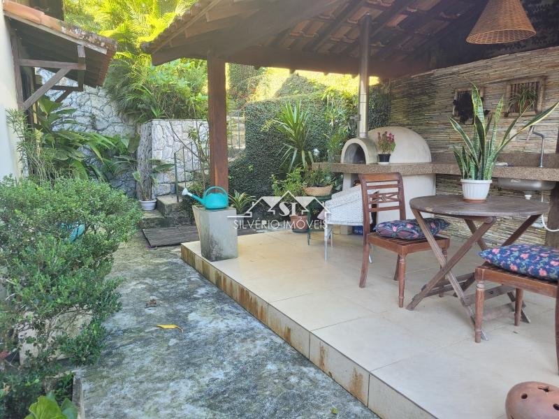 Casa à venda com 2 quartos, 140m² - Foto 13