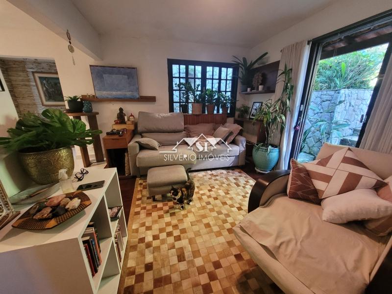 Casa à venda com 2 quartos, 140m² - Foto 17