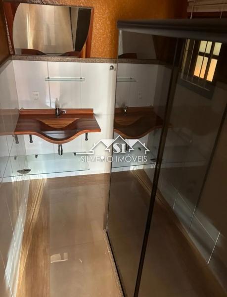 Casa à venda com 3 quartos, 300m² - Foto 16