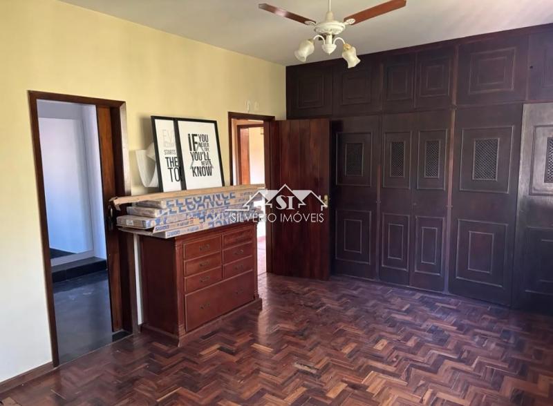 Casa à venda com 3 quartos, 300m² - Foto 9
