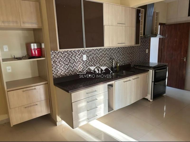 Casa à venda com 3 quartos, 300m² - Foto 11