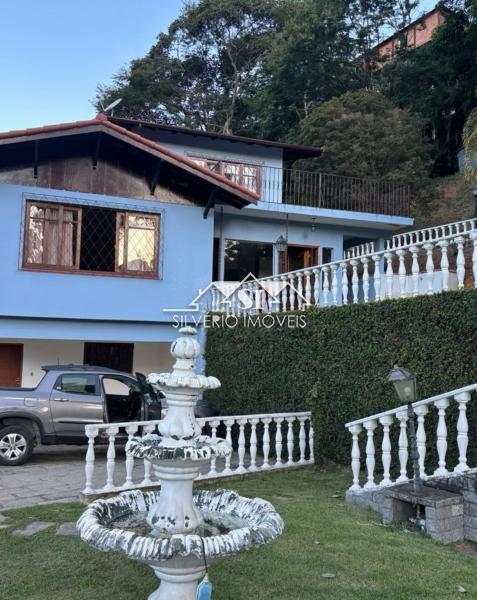Casa à venda com 3 quartos, 300m² - Foto 2
