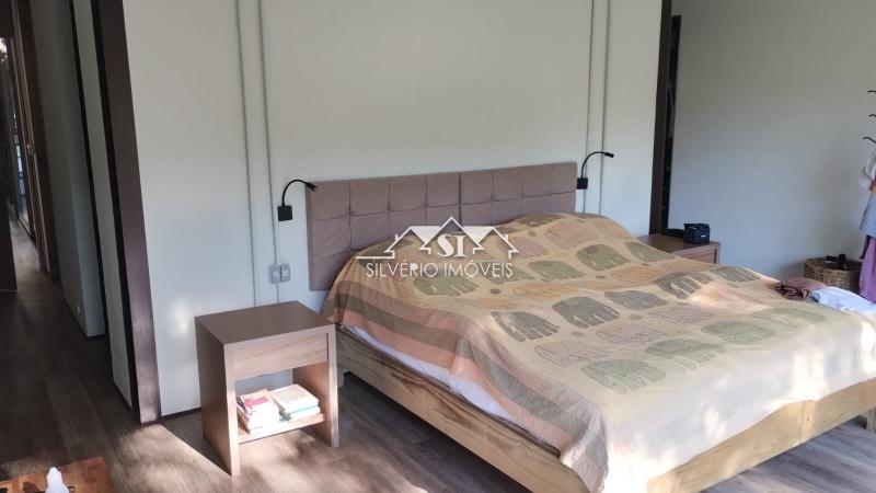 Casa à venda com 4 quartos, 600m² - Foto 12