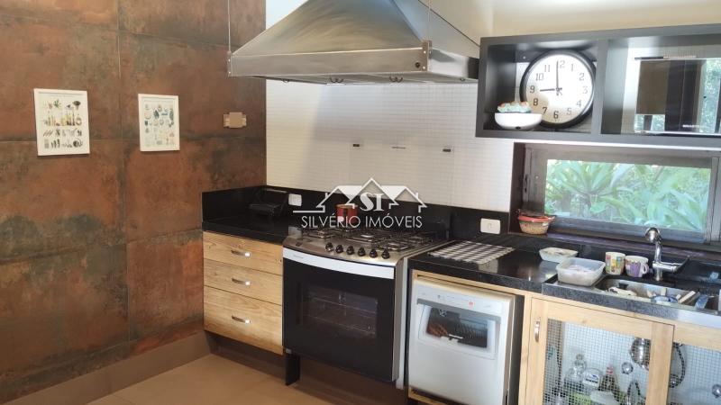 Casa à venda com 4 quartos, 600m² - Foto 20