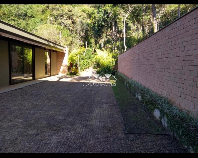 Casa à venda com 4 quartos, 600m² - Foto 3