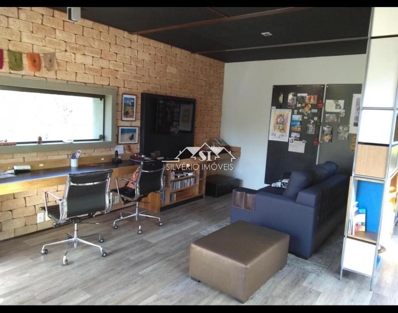 Casa à venda com 4 quartos, 600m² - Foto 14