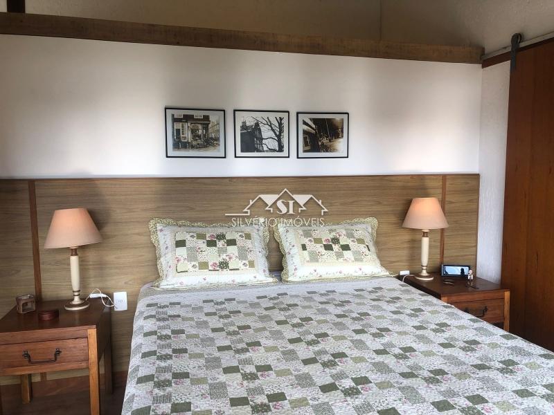 Casa à venda com 3 quartos, 240m² - Foto 17