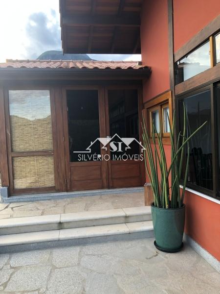 Casa à venda com 3 quartos, 240m² - Foto 18
