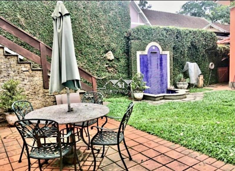 Casa à venda e aluguel com 5 quartos, 250m² - Foto 17
