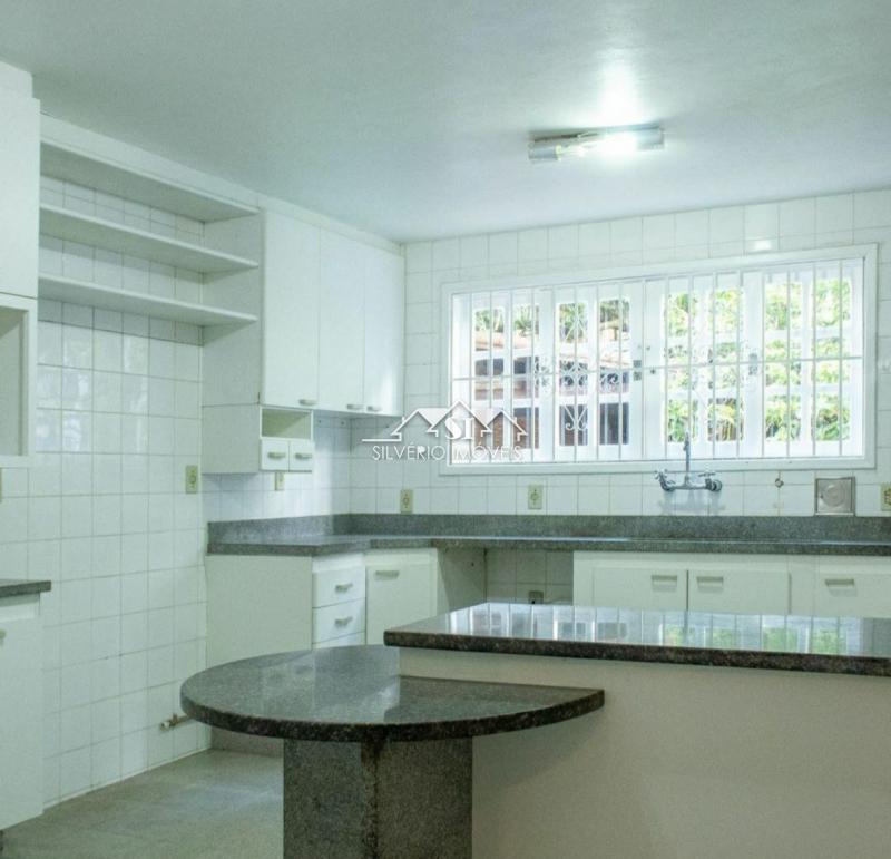 Casa à venda e aluguel com 5 quartos, 250m² - Foto 6
