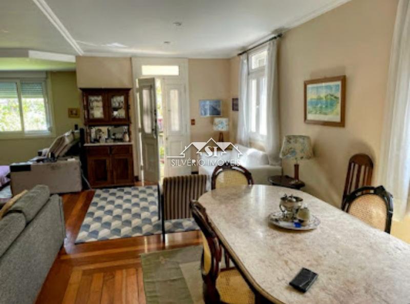 Casa à venda e aluguel com 5 quartos, 250m² - Foto 13