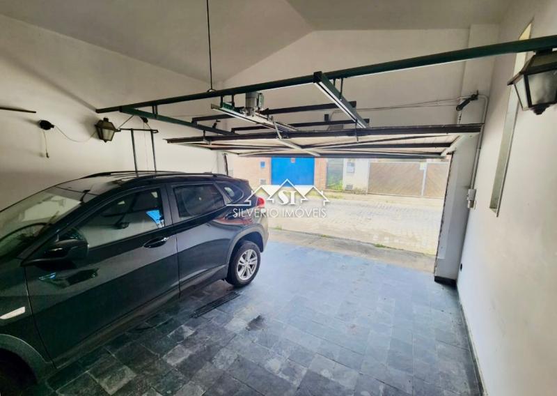 Casa à venda com 4 quartos, 260m² - Foto 22