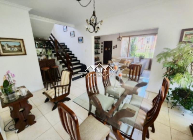 Casa à venda com 4 quartos, 260m² - Foto 9