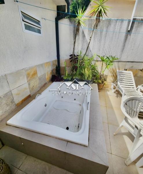 Casa à venda com 4 quartos, 260m² - Foto 10
