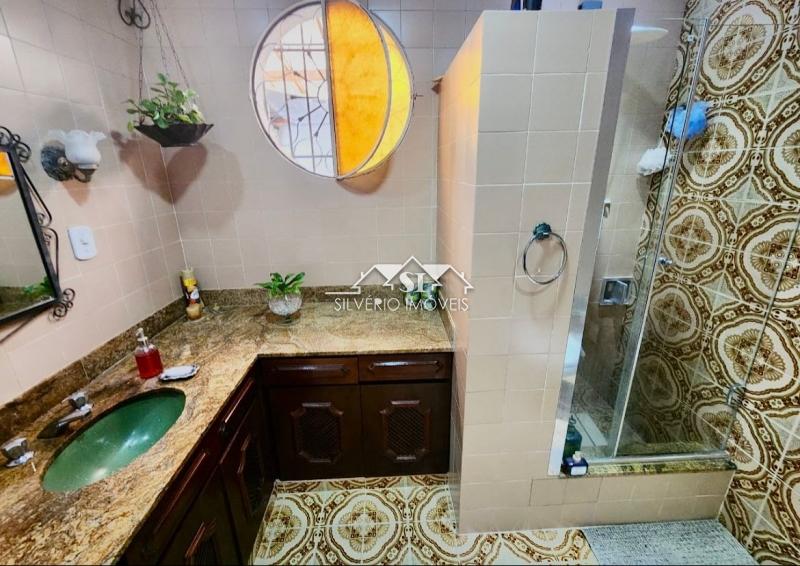 Casa à venda com 4 quartos, 260m² - Foto 14