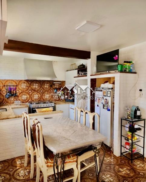 Casa à venda com 4 quartos, 260m² - Foto 18