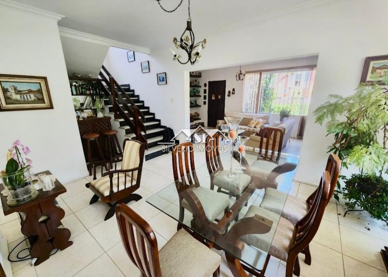 Casa à venda com 4 quartos, 260m² - Foto 21