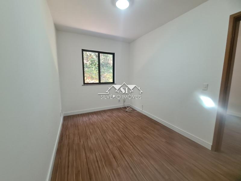Apartamento à venda com 2 quartos, 61m² - Foto 4