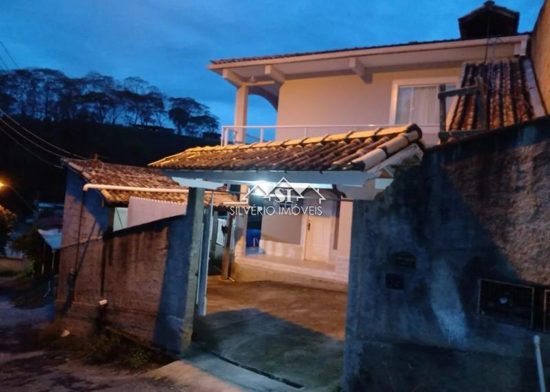 Casa à venda com 3 quartos, 180m² - Foto 2