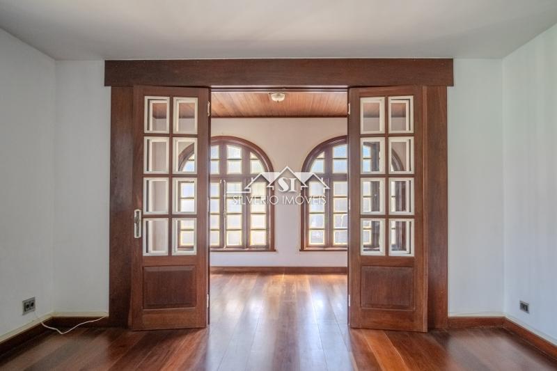 Casa à venda e aluguel com 6 quartos, 400m² - Foto 3