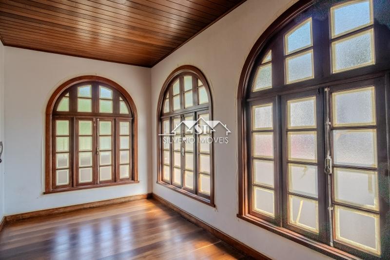 Casa à venda e aluguel com 6 quartos, 400m² - Foto 5
