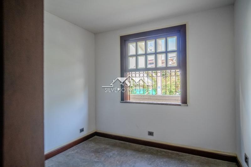 Casa à venda e aluguel com 6 quartos, 400m² - Foto 7
