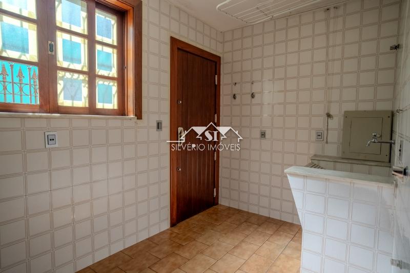 Casa à venda e aluguel com 6 quartos, 400m² - Foto 12