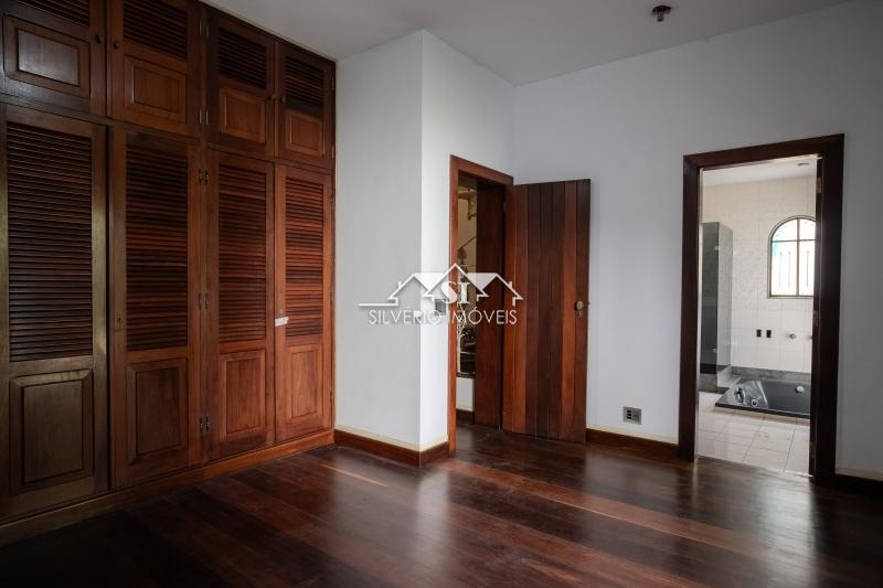 Casa à venda e aluguel com 6 quartos, 400m² - Foto 15