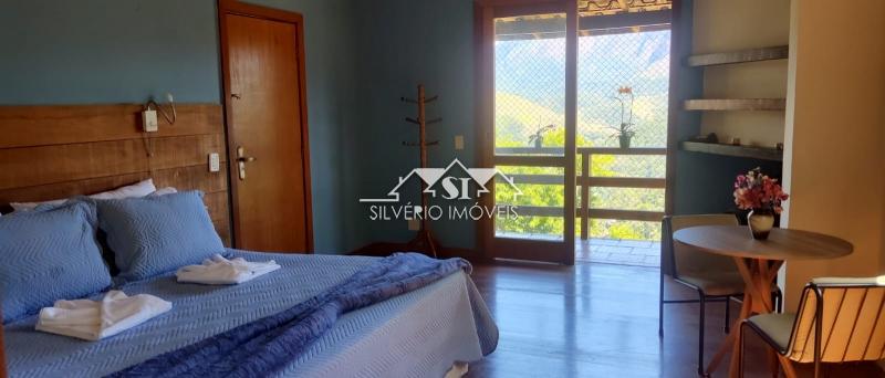 Casa à venda com 6 quartos, 304m² - Foto 8