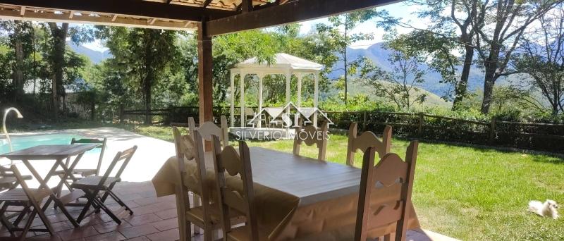 Casa à venda com 6 quartos, 304m² - Foto 17