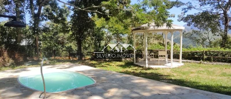 Casa à venda com 6 quartos, 304m² - Foto 18