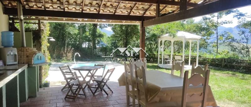 Casa à venda com 6 quartos, 304m² - Foto 19