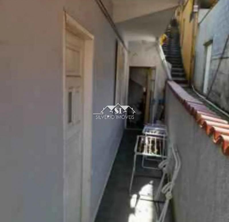 Casa à venda com 2 quartos, 100m² - Foto 2