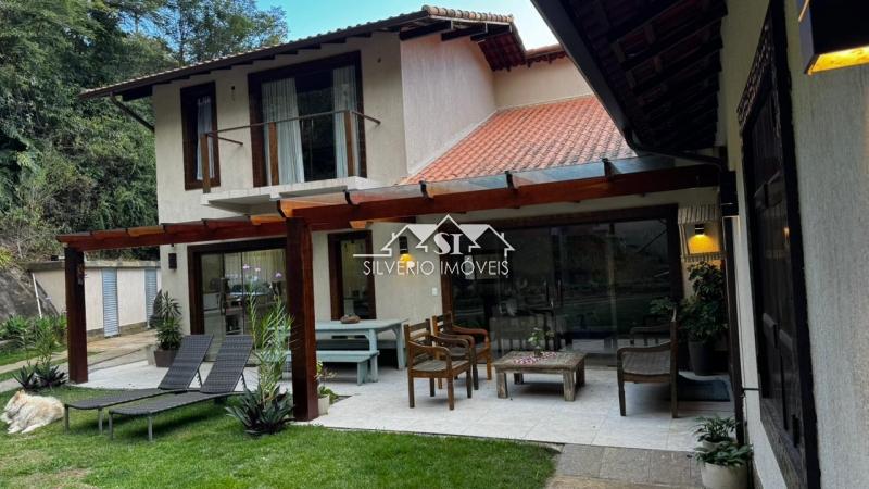 Casa em Nogueira - Petrópolis/RJ  - 3 Quartos