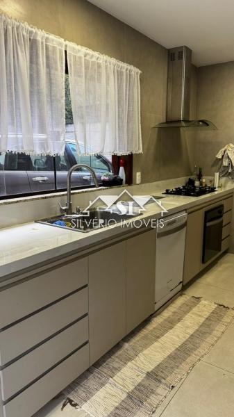 Casa à venda com 3 quartos, 205m² - Foto 7