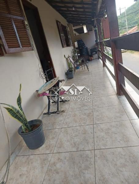 Casa à venda com 3 quartos, 300m² - Foto 2