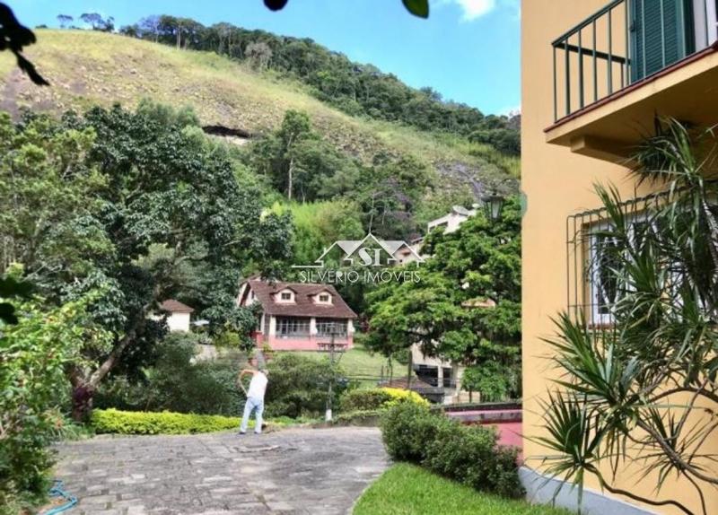 Casa para alugar com 4 quartos, 400m² - Foto 9