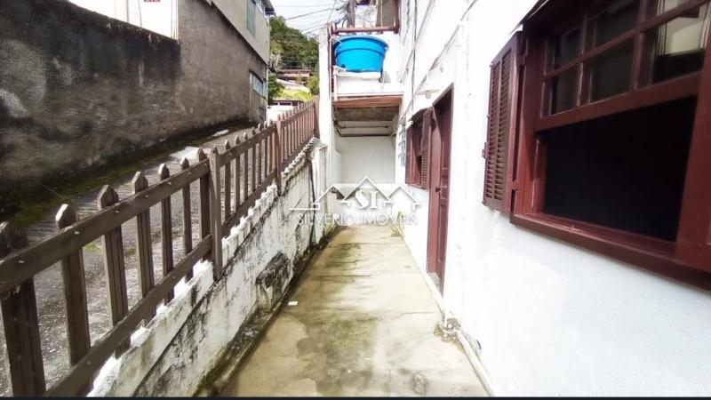 Casa à venda com 2 quartos, 73m² - Foto 2